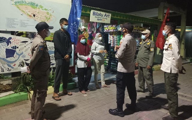 Polres Kep. Seribu melalui Polsek Kep. Seribu Selatan Ajak Masyarakat Jaga Kantibmas Lewat Patroli Malam