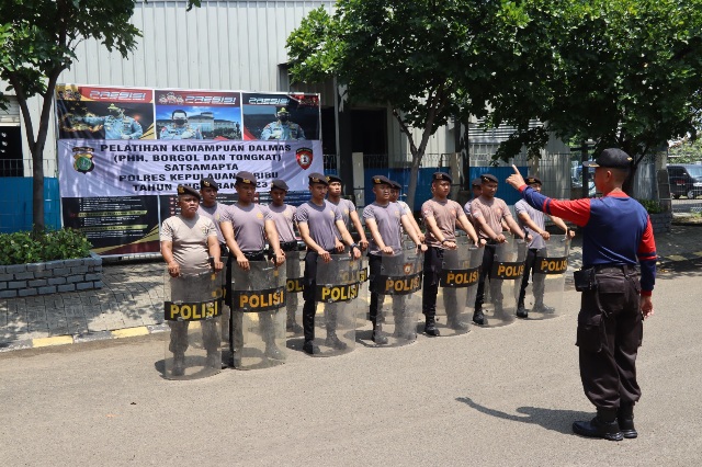 Sambut Tahun Pemilu 2024 Polres Kepulauan Seribu Latih Dalmas Anggota Sat Samapta
