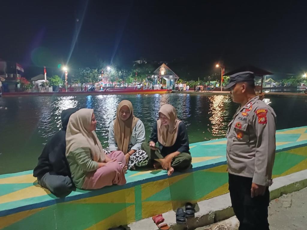 Polsek Kepulauan Seribu Utara Gelar Patroli Malam Polri Presisi, Himbau Remaja untuk Ciptakan Kamtibmas yang Aman dan Nyaman