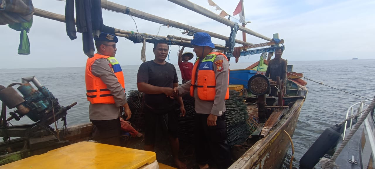 Patroli Dialogis Laut Satpolairud Polres Kepulauan Seribu Antisipasi Kejahatan dan Perompakan, Warga Diimbau Manfaatkan Layanan 110