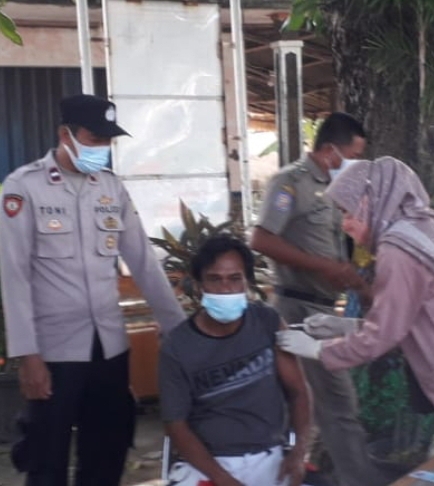 Polsek Kep Seribu Selatan Terus Gelar Vaksinasi Booster Jelang Hari Raya Lebaran