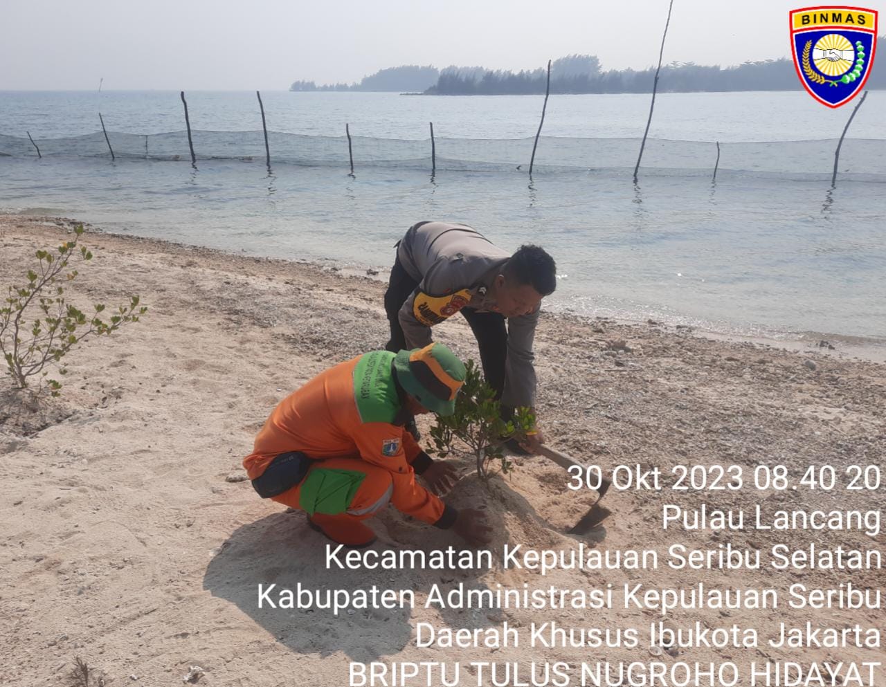 Polsek Kepulauan Seribu Selatan, Polres Kepulauan Seribu, dan Warga Gencar Tanam Pohon untuk Kurangi Polusi Udara