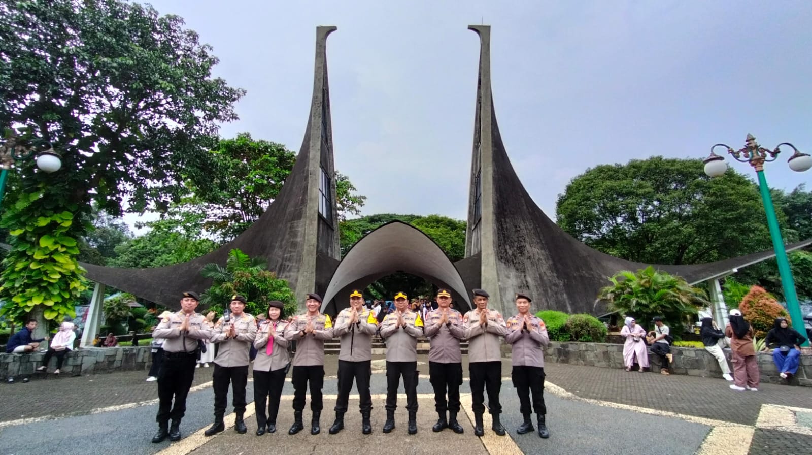 Dir Pam Obvit PMJ Bersama Kapolrestro Jaksel Kunjungi Objek Wisata  Ragunan