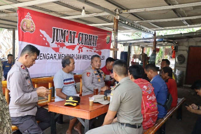 Kapolres Kepulauan Seribu Gelar Jumat Curhat di Pulau Panggang, Ajak Warga Jaga Kamtibmas dan Tolak Judi Online