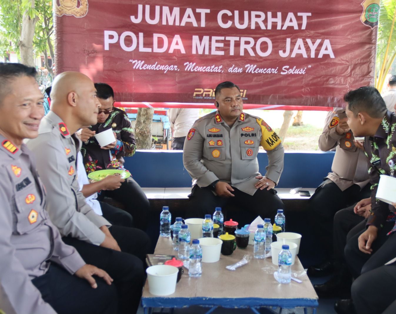 Kapolres Kepulauan Seribu Gelar Jumat Curhat, Serap Aspirasi dan Beri Pesan Kamtibmas di Pulau Kelapa 