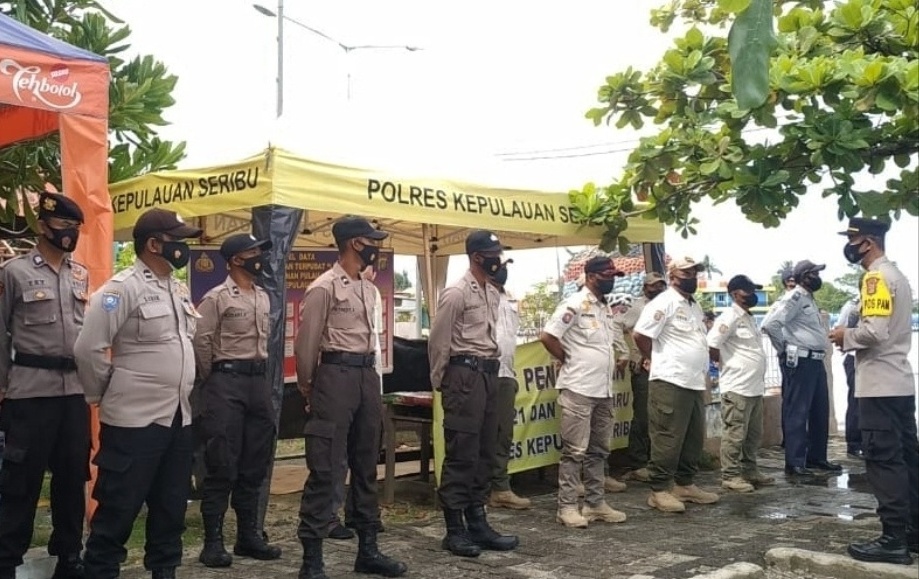 Personel Pospam Ops Lilin Jaya-2021 Pulau Harapan Wajibkan Scan Check Out Barcode Peduli Lindungi 223 Wisatawan Tinggalkan Pulau