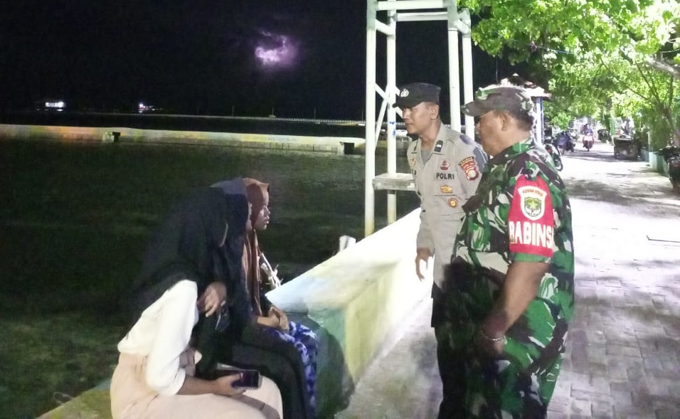 Patroli Malam Polsek Kepulauan Seribu Utara Himbau Anak Remaja, Masyarakat, dan Wisatawan untuk Hindari Miras, dan Narkoba