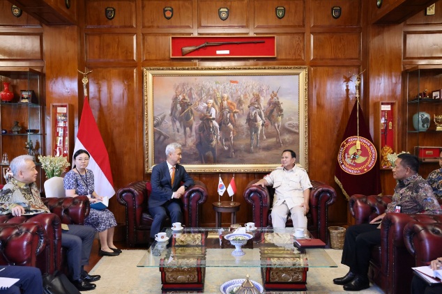 Soroti Pilpres 2024, Media Asing Sebut Prabowo Ungguli Ganjar dan Anies