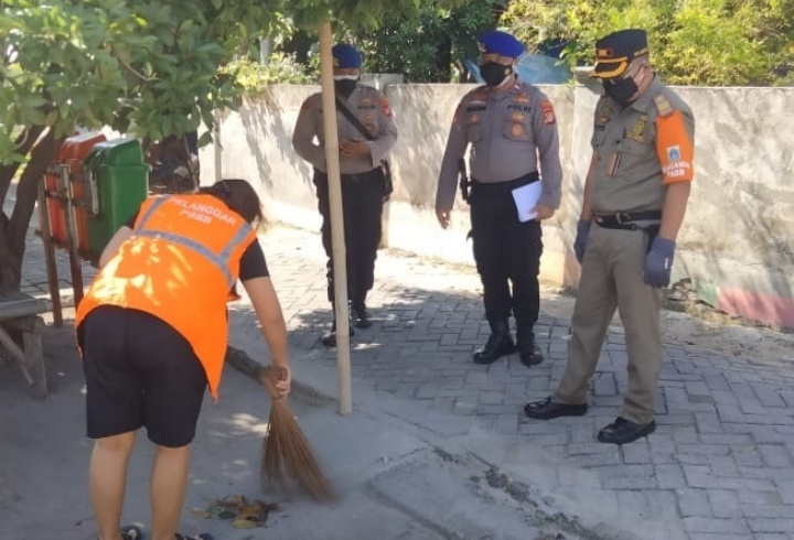 Kedapatan Tidak Pakai Masker, 2 Pelanggar di Sanksi Ops Gabungan Polres Kep Seribu