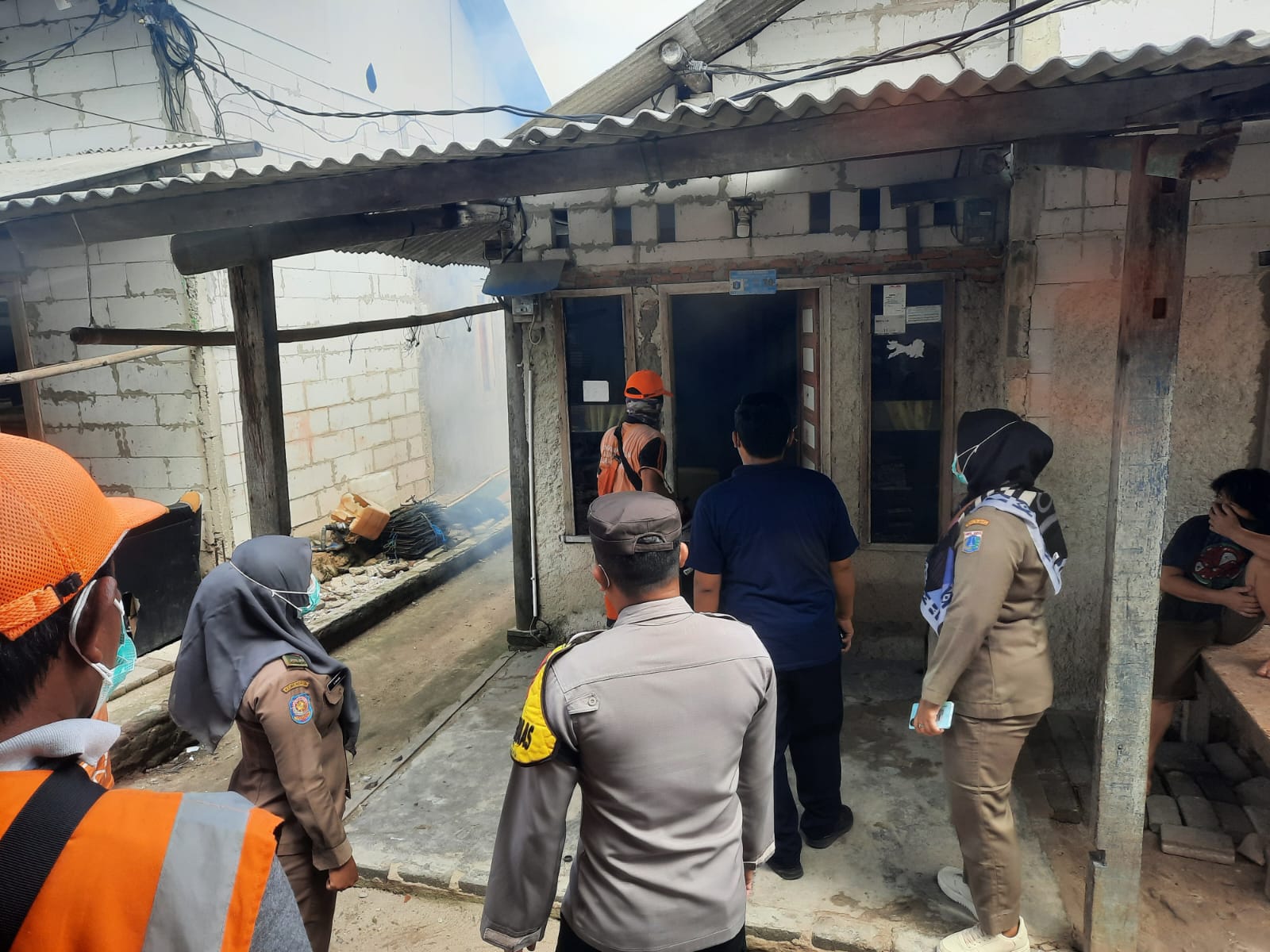 Briptu Tulus Bersama Puskesmas dan Pemda Lakukan Upaya Pencegahan DBD di Pulau Lancang, Kepulauan Seribu Selatan
