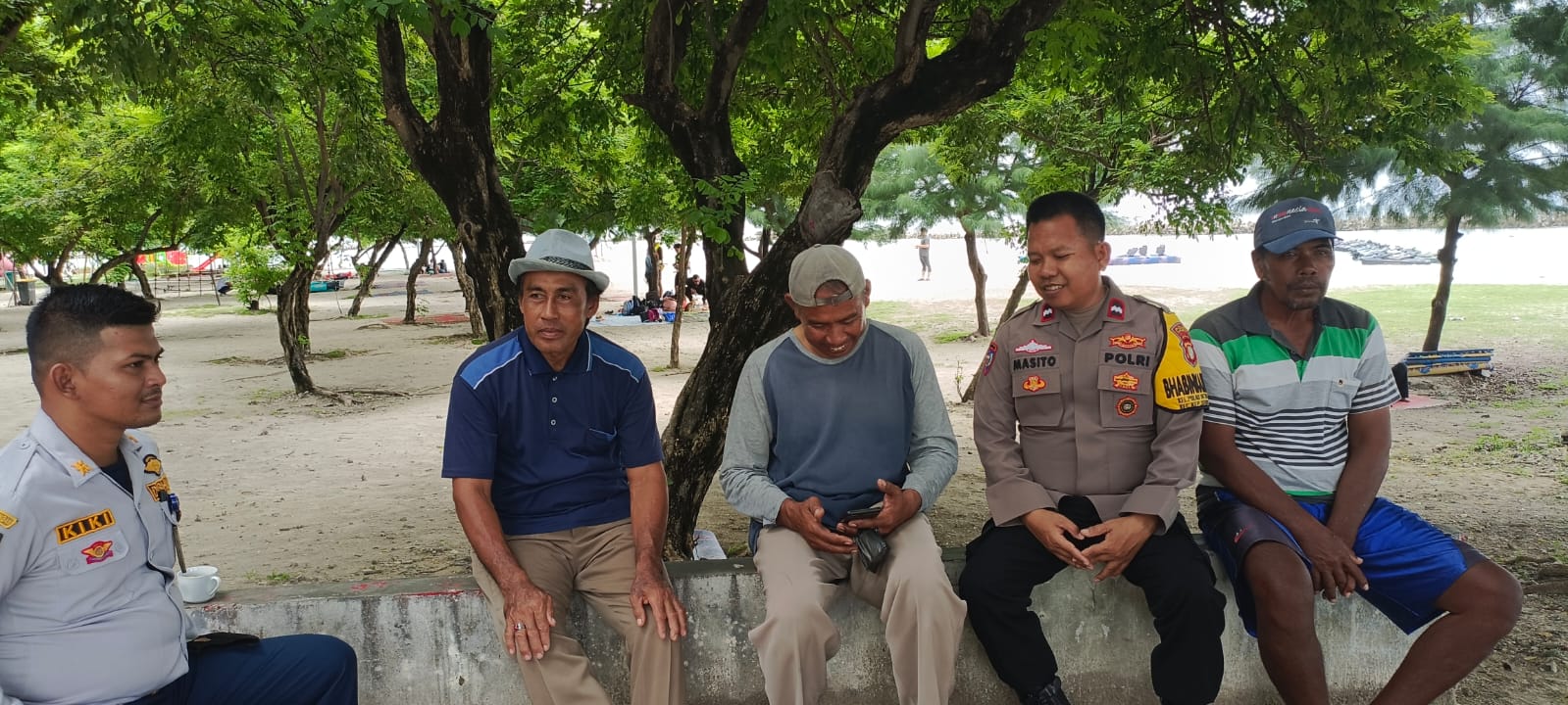 Sambang Warga, Pak Bhabin Pulau Untung Jawa Kuatkan Kolaborasi Dengan Masyarakat