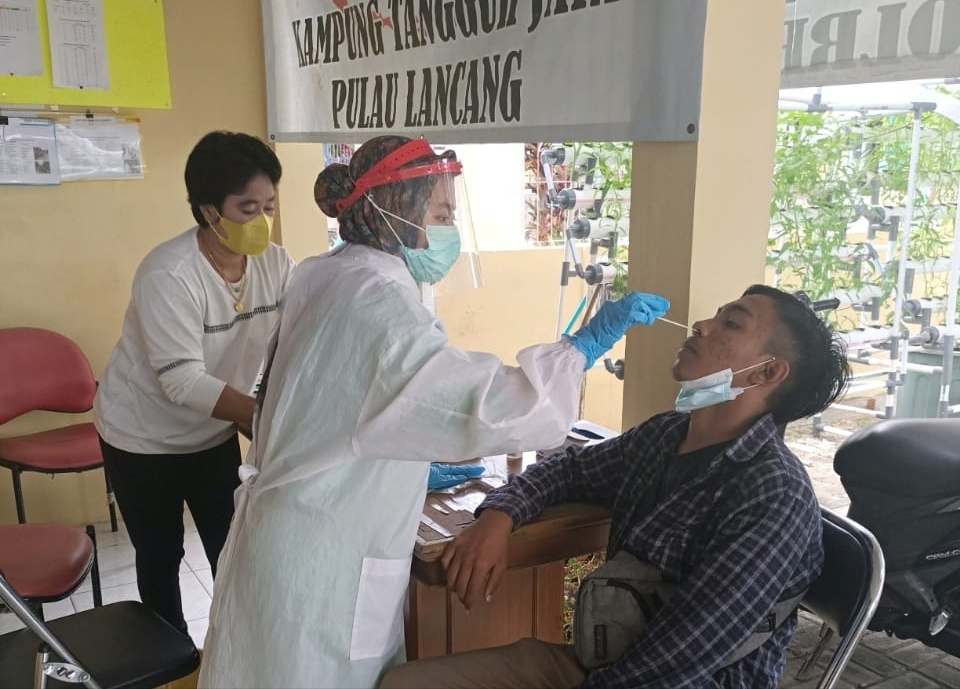 Cegah Covid-19, KTJ Pulau Lancang Kep Seribu Selatan Swab Antigen 11 Pendatang