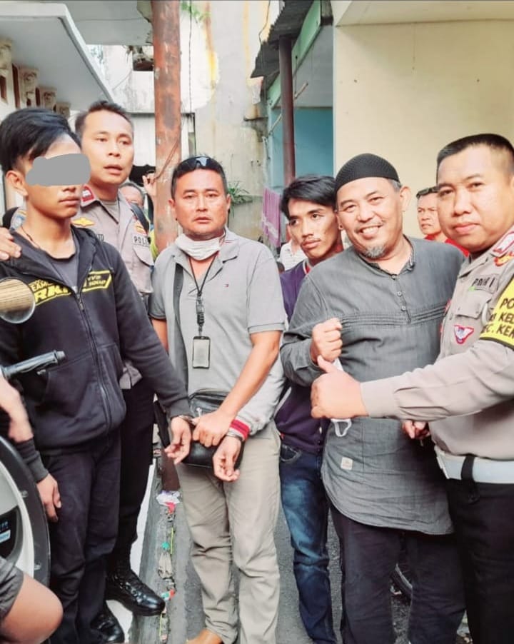 Polisi RW Polsek Kembangan Bersama Bhabinkamtibmas Berhasil Bekuk Pelaku Curanmor