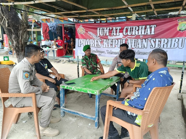 Kapolres Kepulauan Seribu Gelar Jumat Curhat di Pulau Tidung untuk Meningkatkan Kondusifitas Kamtibmas