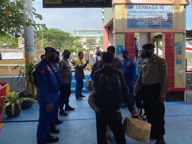 Terapkan Prokes, 617 Penumpang Seberangi Pulau Seribu Usai Terima Pengamanan Dari Polres Kep. Seribu