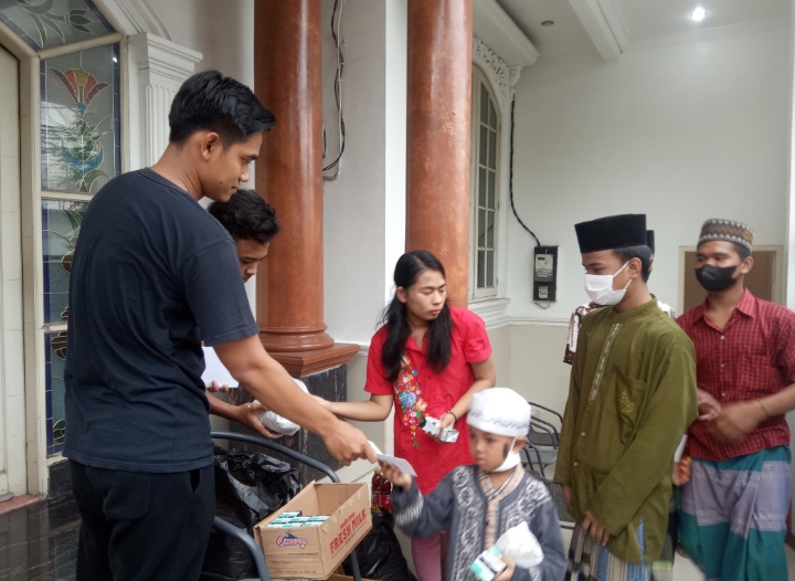 Gelar Pengajian Rutin Bulanan, Anggota DPRD DKI Jupiter. SE Santuni Puluhan Anak Yatim