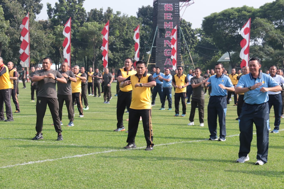 Kapolda Metro Olahraga Bersama Jajaran Brigif Mekanis 1 Jaya Sakti Jakarta Timur