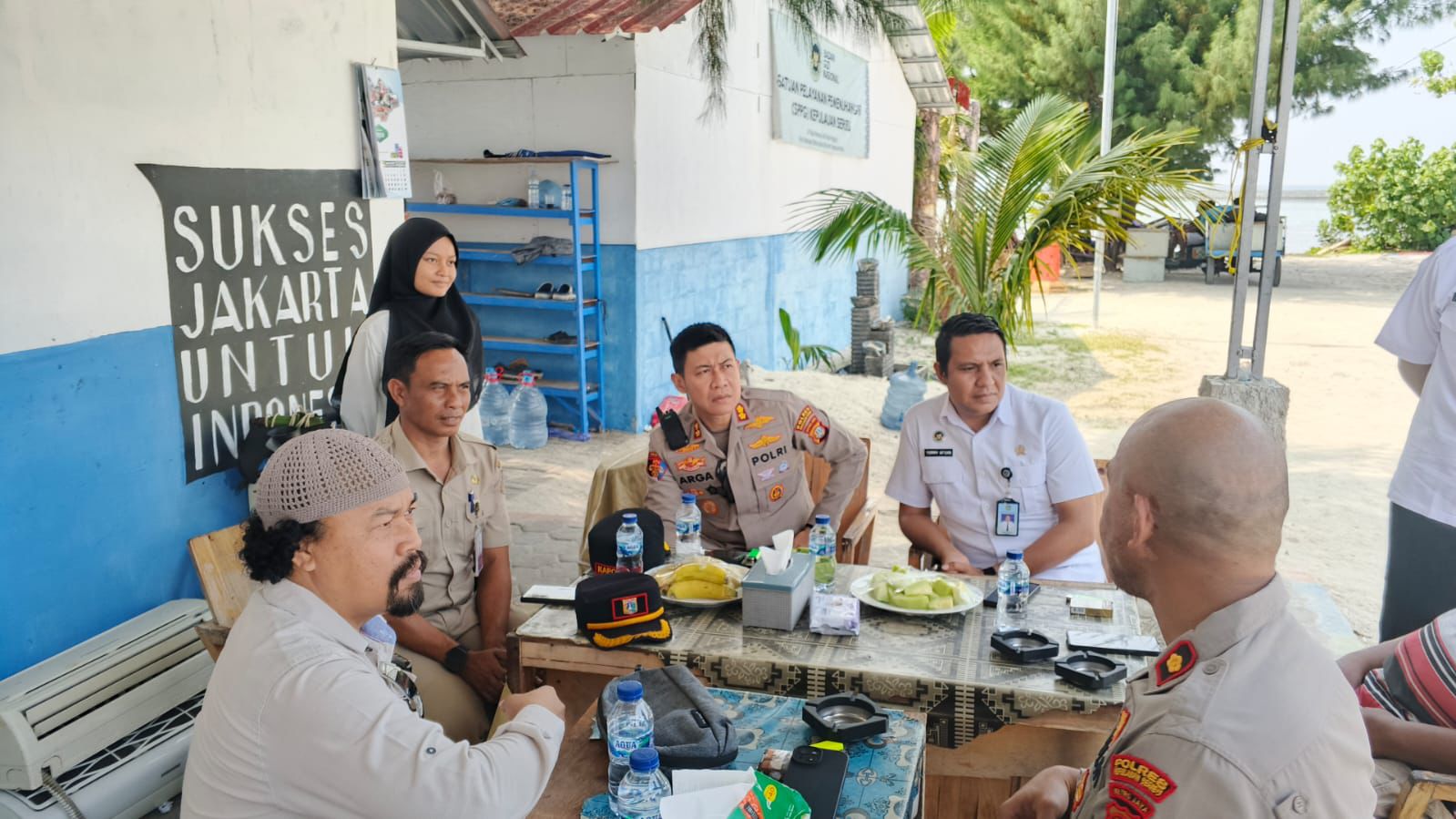 Kapolres Kepulauan Seribu Gelar Jumat Curhat di Pulau Sabira, Ajak Warga Bersinergi Jaga Kamtibmas