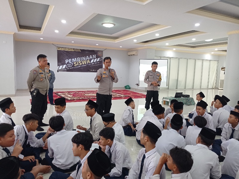 Polisi Berikan Penyuluhan Dan Penanganan Bullying Pada Santri Ponpes Al-Hamid