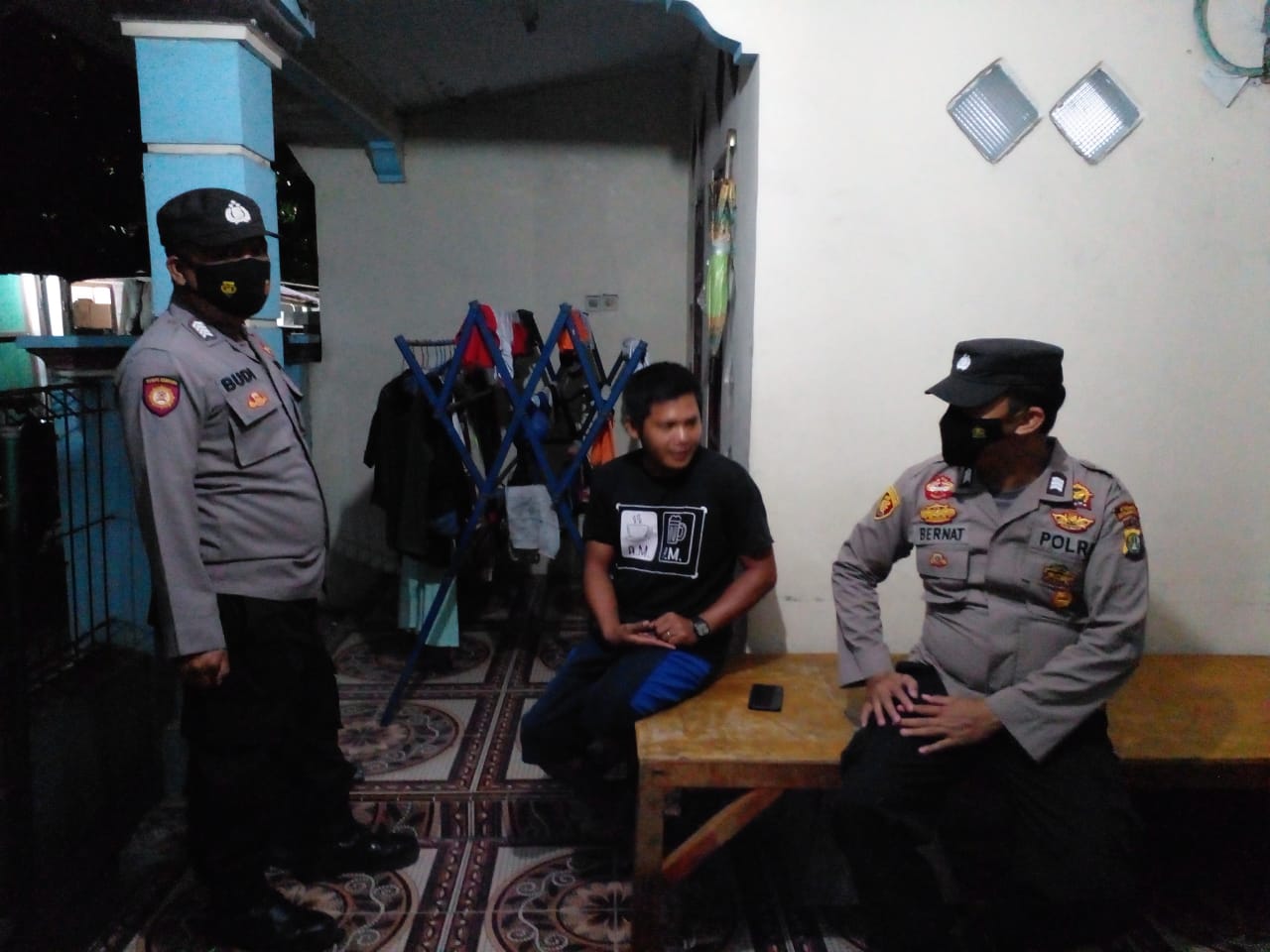 Sambang Tokoh Daerah di Malam Hari oleh Personil Polsek Kep. Seribu Selatan