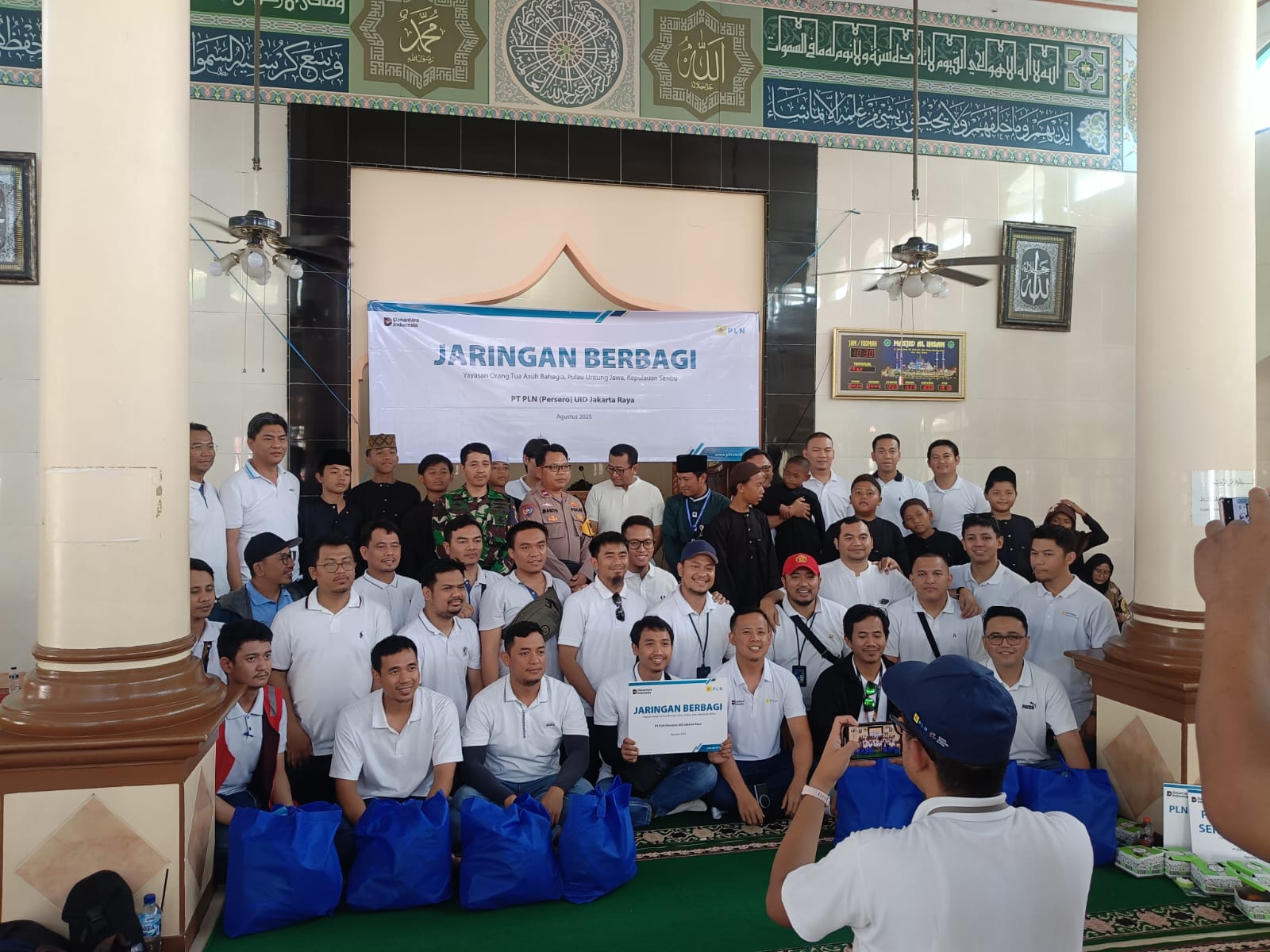 Bhabinkamtibmas Pulau Untung Jawa Hadiri Kegiatan Santunan dari PLN UID Jakarta untuk Anak Yatim