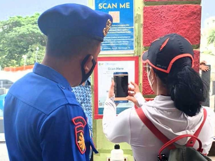 Bersama Instansi Terkait di Dermaga Marina Ancol, Polres Kep Seribu Wajibkan 120 Penumpang Kapal ke Pulau Scan PeduliLindungi