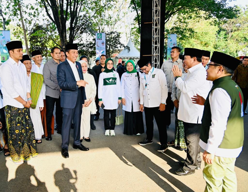 Bertolak dari Prancis Langsung ke Solo, Prabowo Diapresiasi Cak Imin