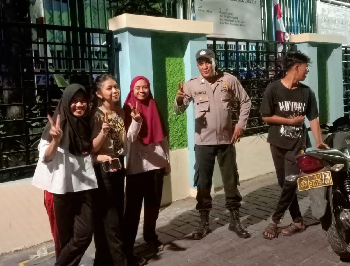 PolsubSektor Pulau Panggang dan Polsek Kepulauan Seribu Utara Gelar Patroli Malam Polri Presisi untuk Cipta Kondisi dan Antisipasi Gangguan Kamtibmas
