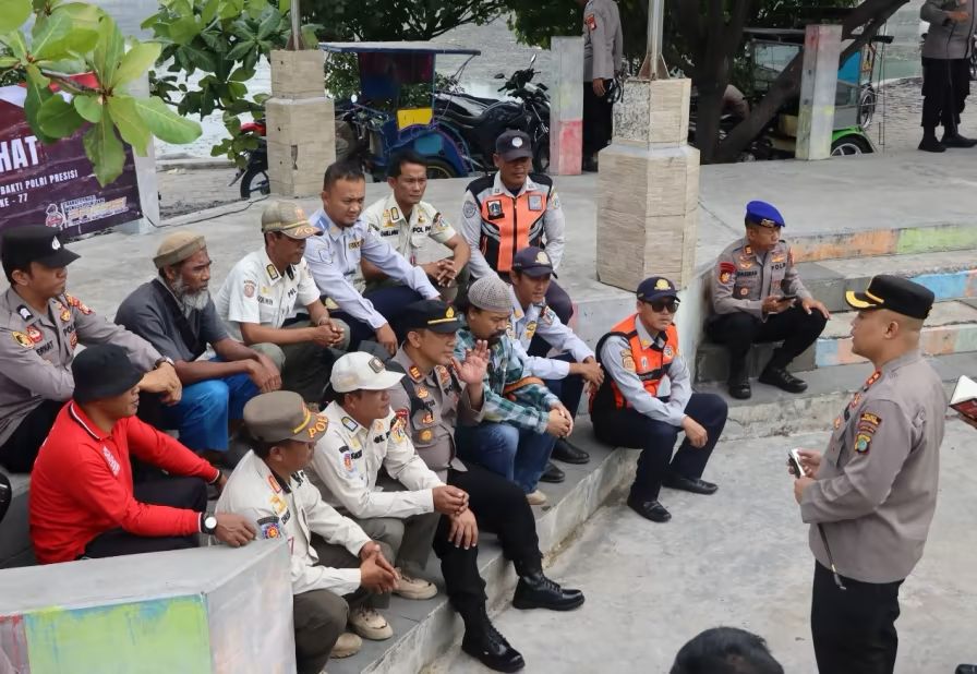 Jumat Curhat di Pulau Tidung: Kapolres Kepulauan Seribu Menyimak Keluhan Warga yg