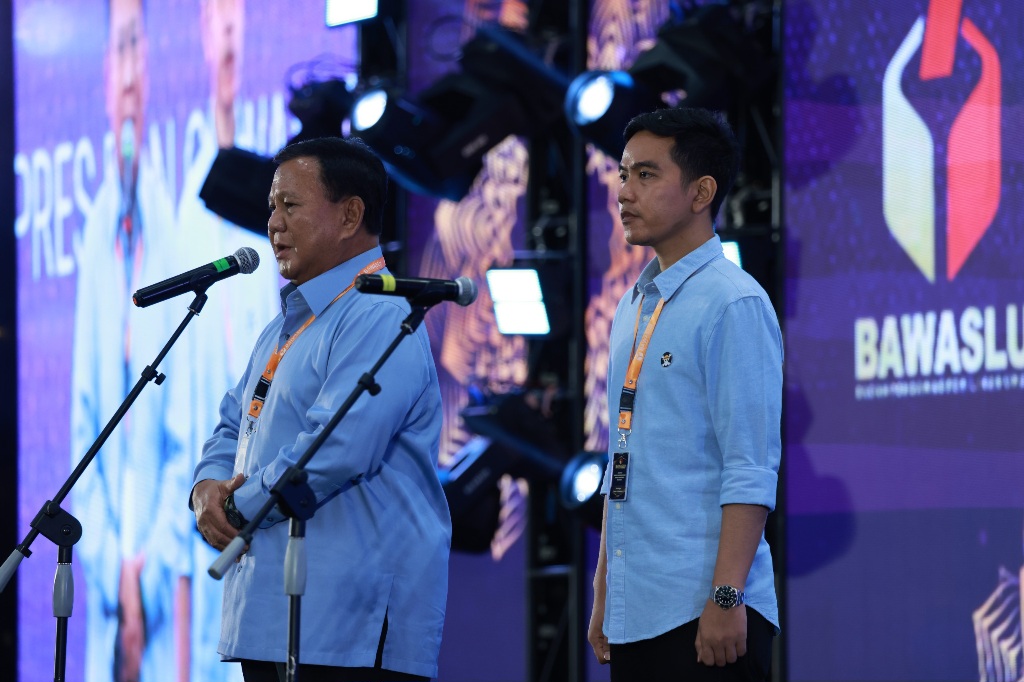 PRABOWO-GIBRAN SAMBUT MASA KAMPANYE DENGAN DOA DAN SHOLAWATAN BARENG HABIB SYECH
