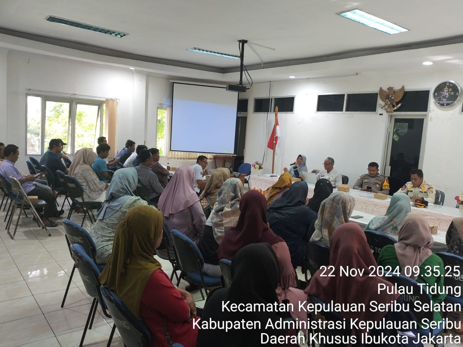 Bhabinkamtibmas Pulau Tidung Hadiri Sosialisasi Keamanan dan Ketertiban Jelang Pilkada 2024