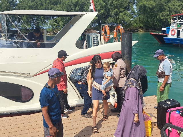 Polisi Baik di Dermaga Pulau, Wujudkan Rasa Aman Bagi Wisatawan  