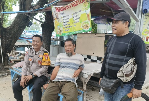 Bhabinkamtibmas Pulau Pari Himbau Warga Jaga Kamtibmas dan Sukseskan Operasi Lilin 2024