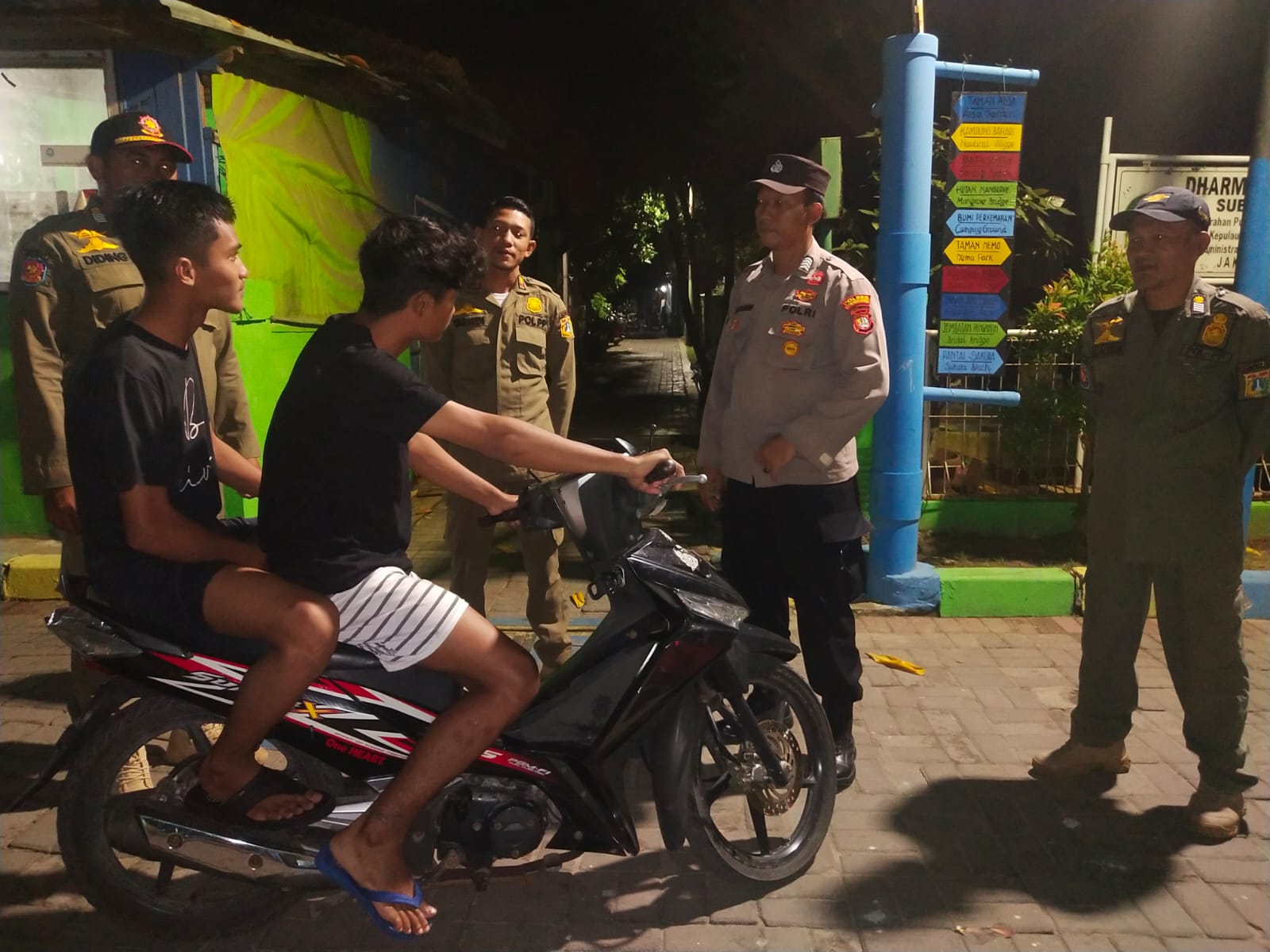 Patroli Malam Polsek Kepulauan Seribu Selatan: Himbauan Terhadap Remaja untuk Hindari Ugal-ugalan dan Bahaya Narkoba