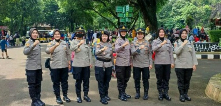 Polsek Pasar Minggu dan Team Polwan Polres Metro Jaksel  Amankan Kunjungan Wisatawan