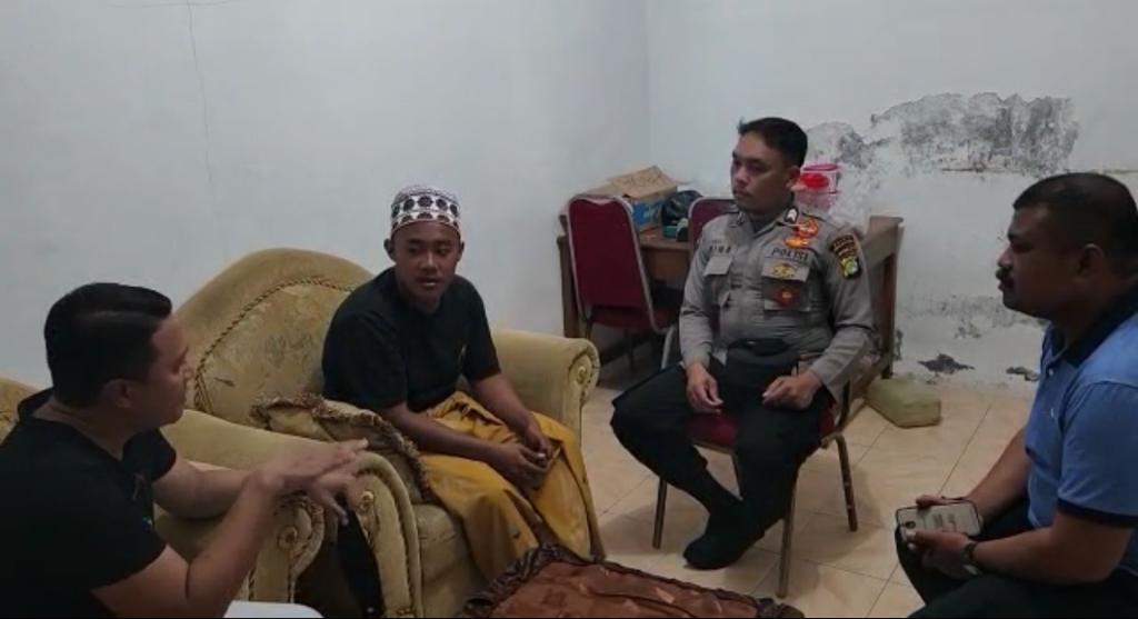 Kapolsek Kepulauan Seribu Utara Sambangi Korban Kecelakaan Kapal