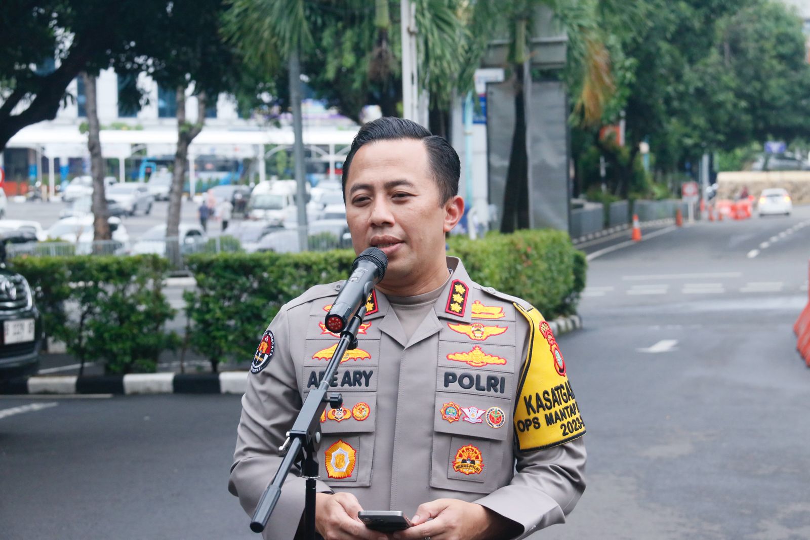 Patroli Satpolairud Polres Kepulauan Seribu Sosialisasikan Keselamatan Berlayar dan Antisipasi Kejahatan Laut