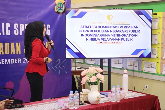 Pelatihan Public Speaking Digelar Polres Kepulauan Seribu, Kapolres: Kemampuan Komunikasi Anggota Harus Naik Kelas