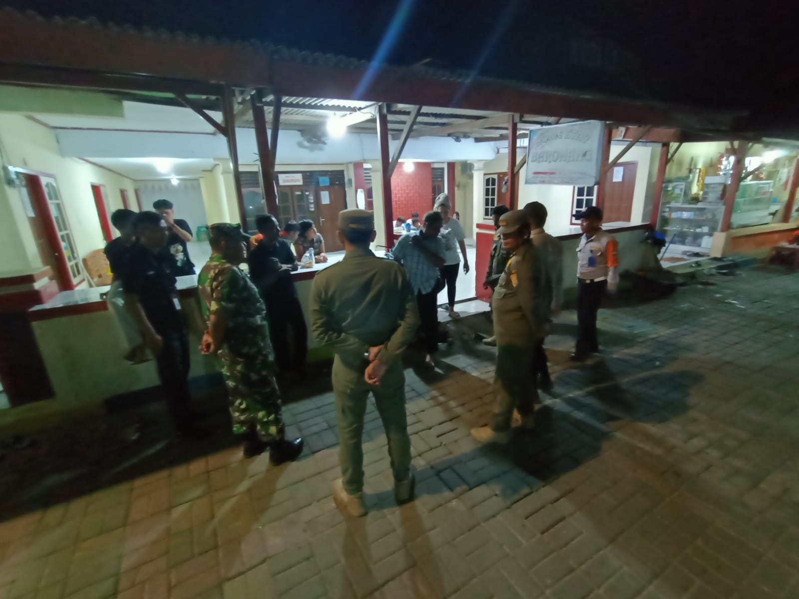 Dengan Patroli Malam Polsek Kepulauan Seribu Jaga Pariwisata Pulau Pari Tetap Aman