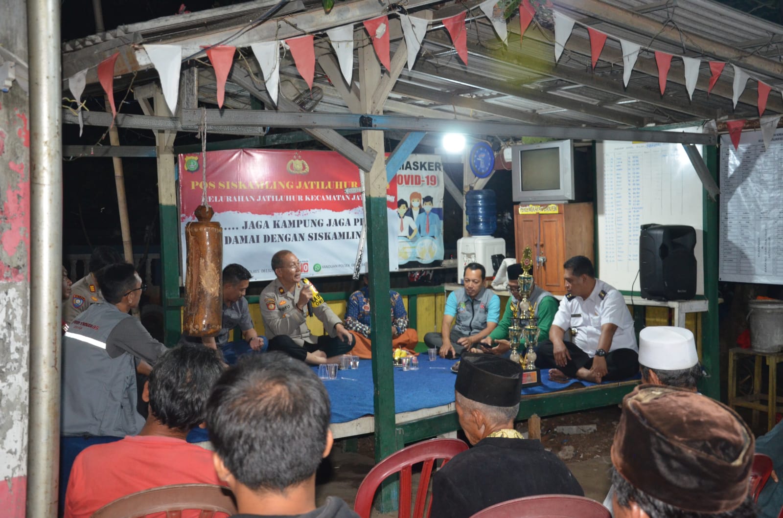 Jaga Kampung Dari Aksi Kejahatan, Polres Metro Bekasi Gencarkan Siskamling