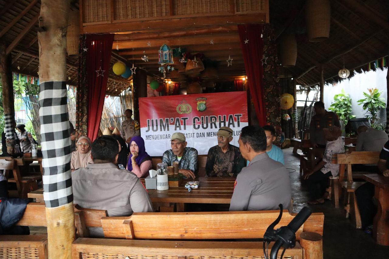 Kapolres Kepulauan Seribu Gelar Jumat Curhat di Pulau Sabira, Ajak Warga Jaga Kamtibmas