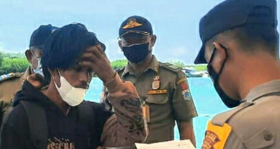 Polsek Kep Seribu Utara Wajibkan 48 Penumpang Kapal Tiba di Pulau Kelapa Terapkan ProKes dan Scan PeduliLindungi