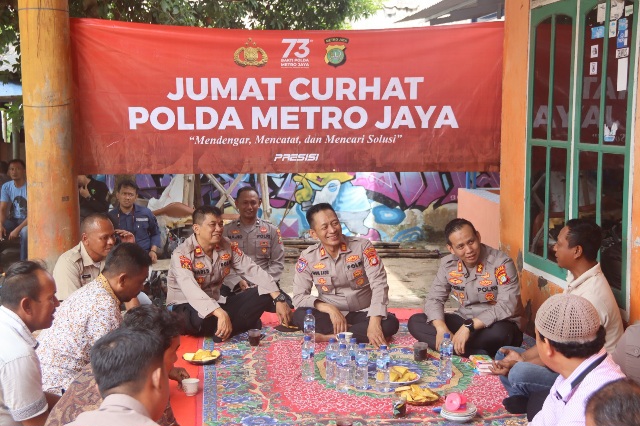Kapolres dan Rombongan Hadir Untuk Mendengar, Mencatat, dan Mencari Solusi di Jumat Curhat