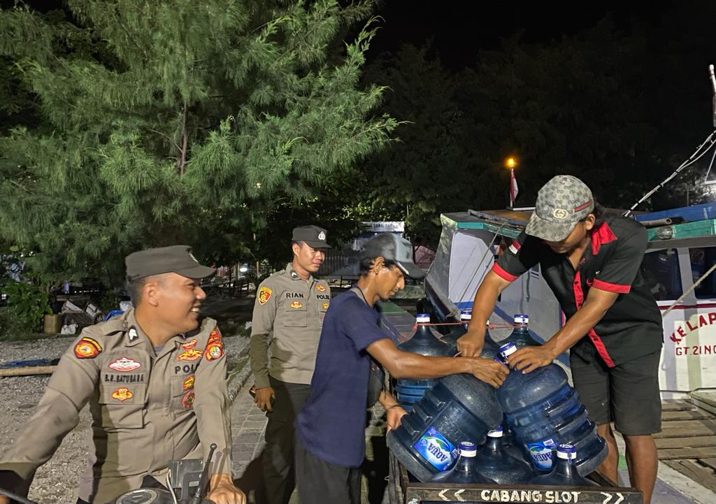 Anggota Patroli Malam Ajak Warga Berperan Dalam Jaga Kamtibmas