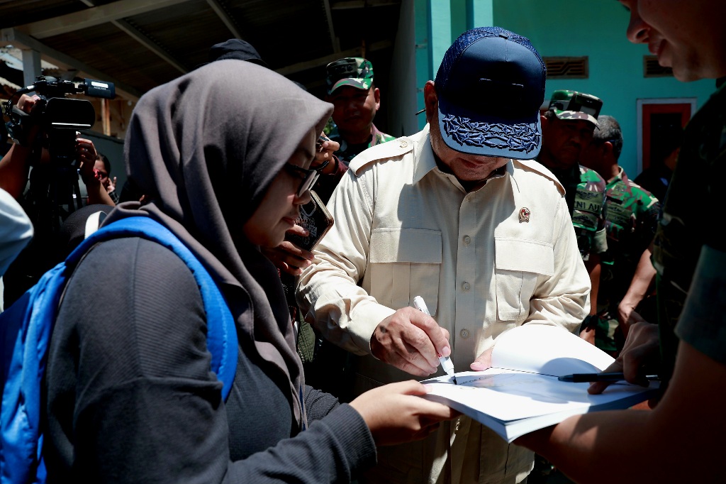 Mahasiswi di Banten Serukan All In Prabowo 2024