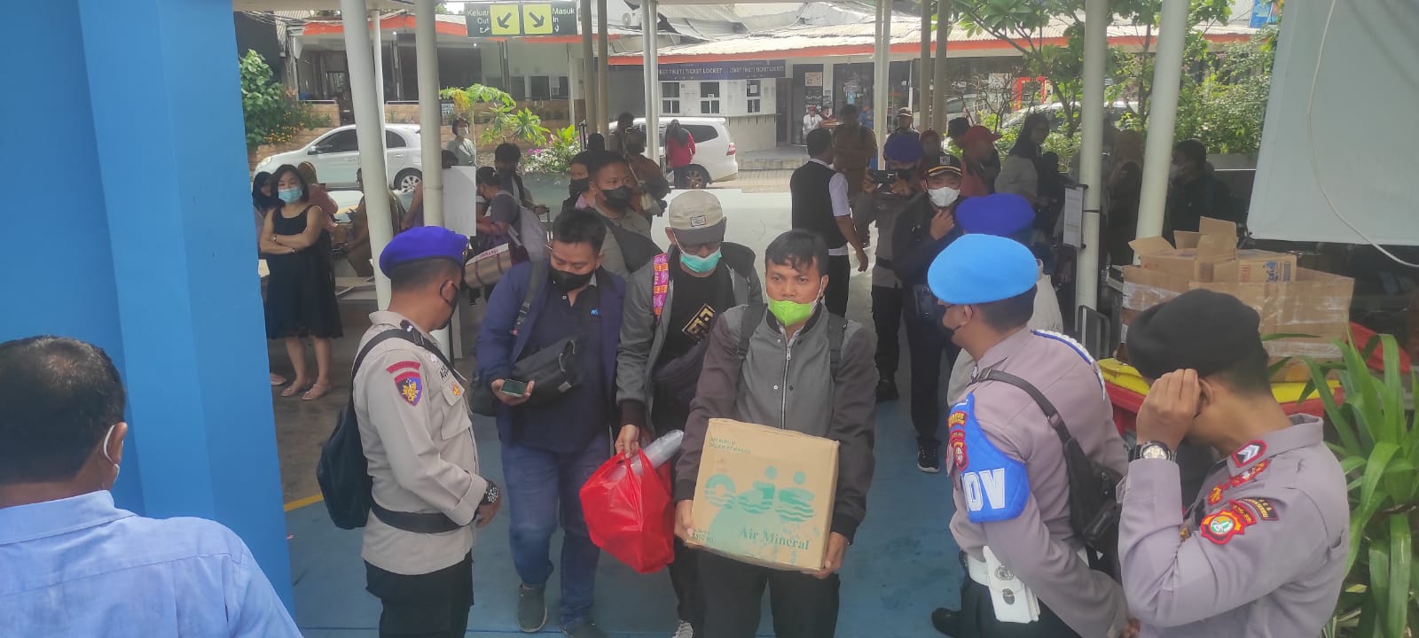 213 Penumpang di Marina Ancol Diimbau oleh Polres Kep. Seribu untuk Scan PeduliLindungi Sebelum Naik Kapal