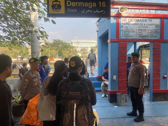 Polres Kepulauan Seribu Menjamin Keamanan Pengunjung di Dermaga 16 dan 17 Marina Ancol Setiap Hari