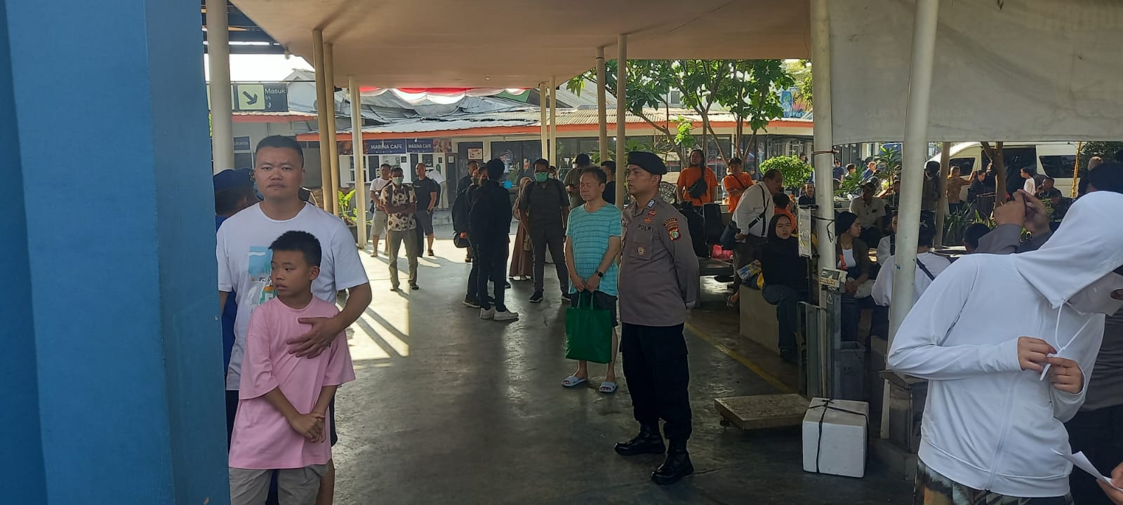 Polres Kepulauan Seribu Giatkan Pengamanan Rutin Keberangkatan Warga dan Wisatawan di Dermaga 16 dan 17 Marina Ancol