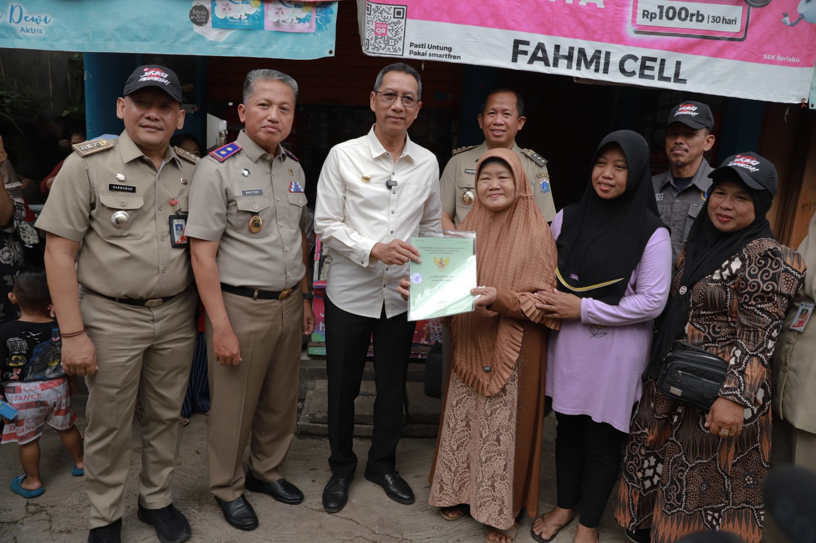 21 Warga Kelurahan Pegangsaan Dua Terima SHM