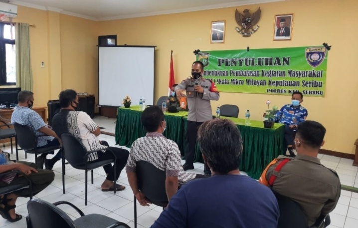 Berikan Penyuluhan PPKM Mikro, Polres Kep Seribu Ajak Warga Cegah Sebaran Covid-19